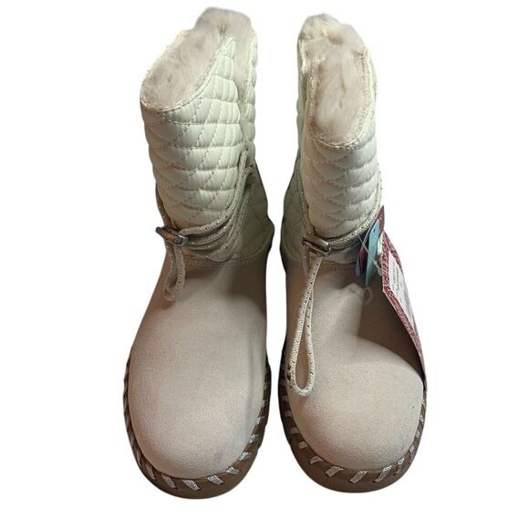 MUK LUKS Women's Winter White Quilted Bootie Faux Fur Lined Winter Boot - Picture 3 of 5